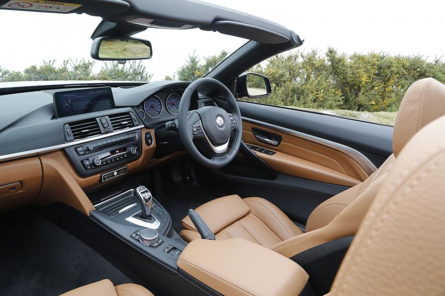 Интерьер Alpina D4 Bi-Turbo Cabrio (F33) 2014 года  (UK) (фото 10 из 16)